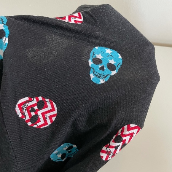 No Boundaries American Skull Black Faded Low Rise Capri Leggings Juniors Small - Picture 9 of 15